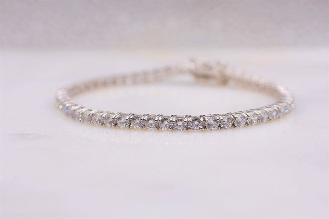 Classic Tennis Bracelet in White Gold